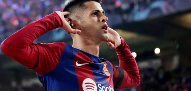 خطة مزدوجة في برشلونة لضم شبيه لكانسيلو